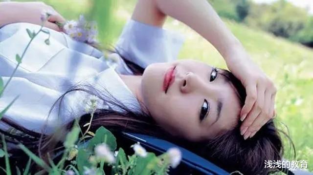 湖南00后女孩被人诱惑拍“真空”写真集后,摄影师拿着底片失踪了