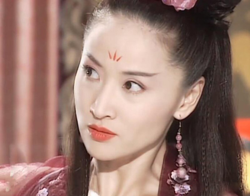 绝代双骄|8版“花月奴”颜值对比，谁有抢邀月宫主心上人的实力？谁在硬凑