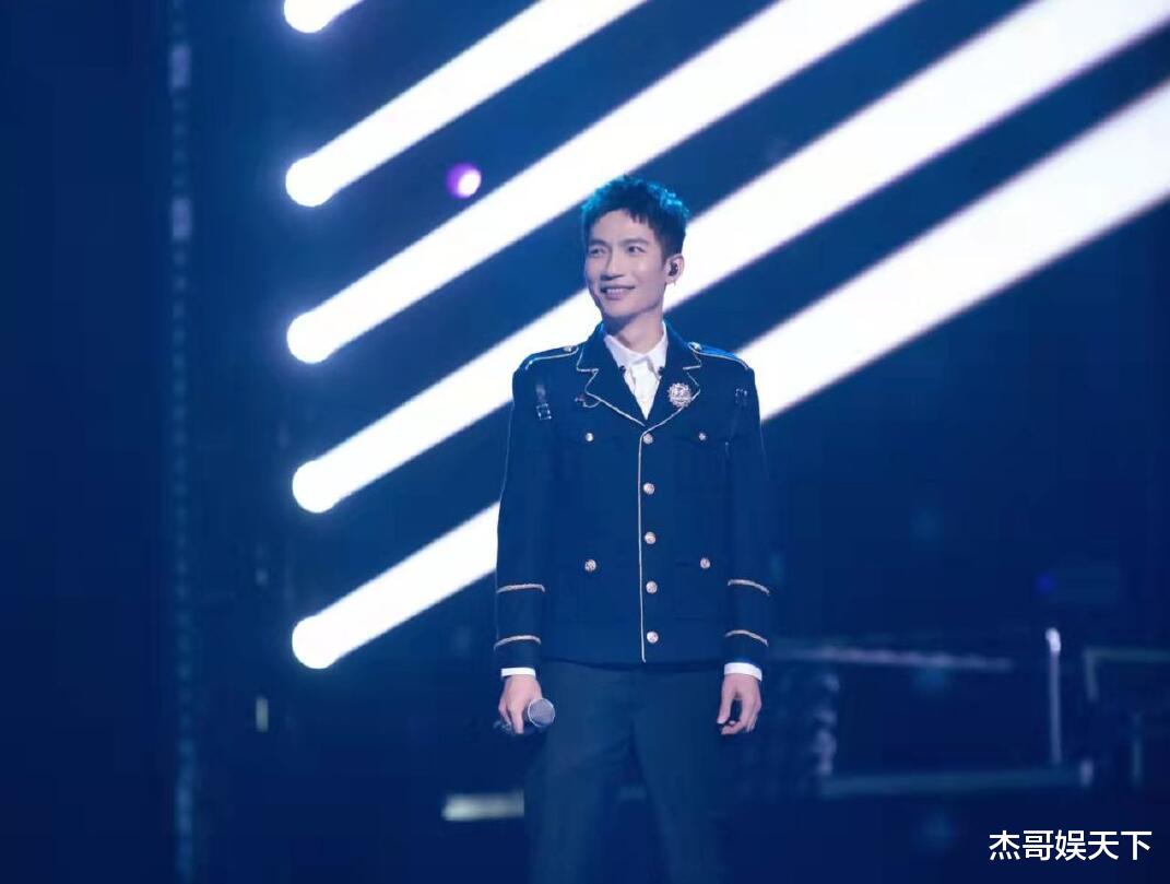 吴镇宇|同样是跳舞翻车，凭啥吴镇宇比周晓鸥票数低，区别对待？还真不是