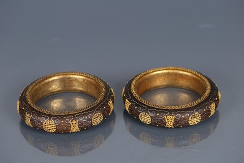 沉香|老沉香镶银鎏金手镯一对