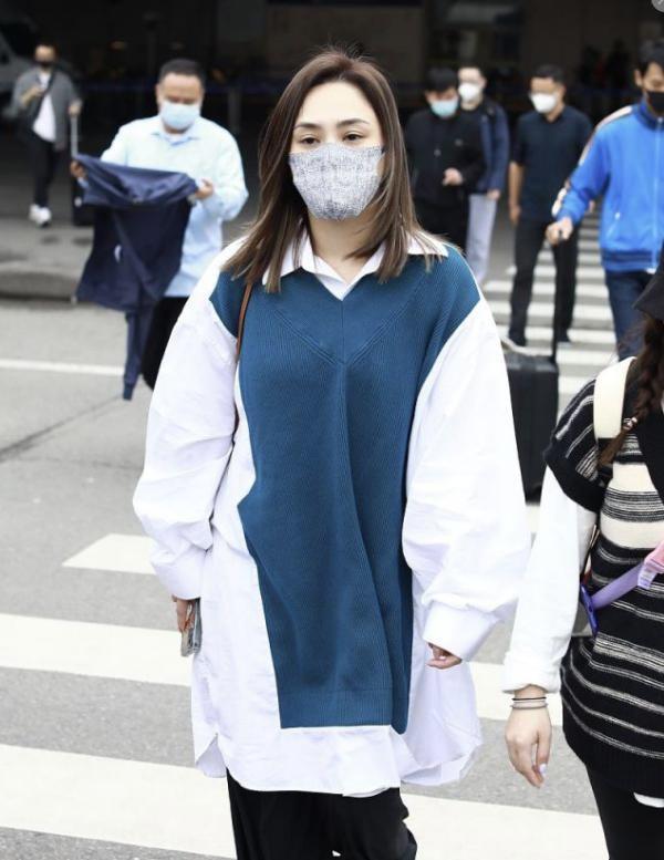 范齐全|阿娇胖了依旧惊艳,用宽松上衣配阔腿裤遮肉又时髦,气质太出挑