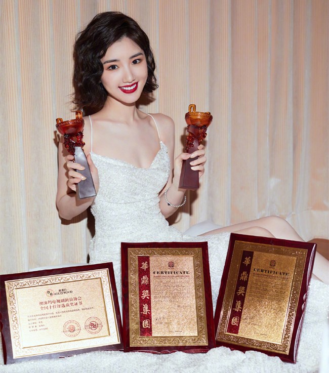 毛晓彤|毛晓彤风波后涨粉60多万，江疏影一条微博意味深长！想红想疯了？