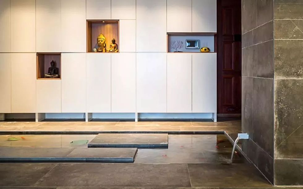 |老公不顾反对在地板下养鱼，老婆气到哭，半年后回到家彻底懵了