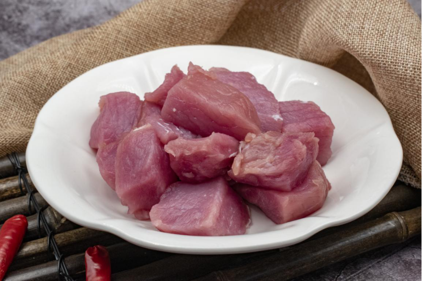 旗峰四季养生|秋冬交替时,阴虚之人可常喝银耳雪梨瘦肉汤