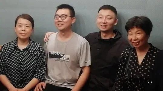 兰陵笑笑侠 错换人生28年，两个妈妈反目为仇，她们的母亲节注定难以快乐！