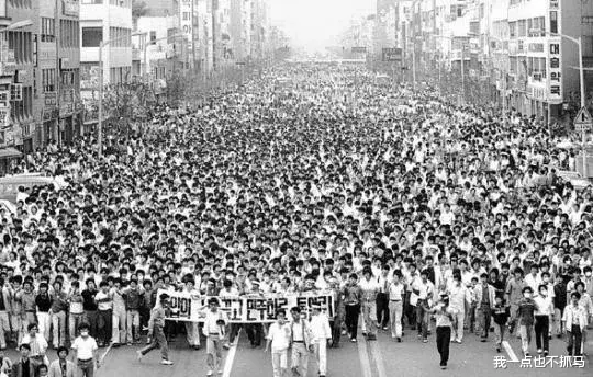 雪滴花|会停播吗？这部剧因疑似歪曲历史被韩国观众抵制！顶级女团也受牵连被骂