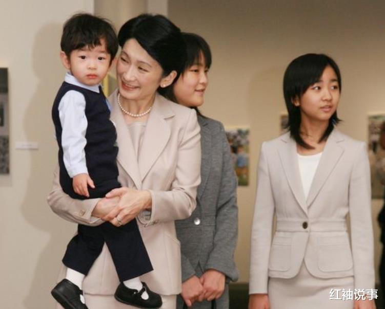 |真子公主遗憾出嫁，没资格穿传统12单礼服，低规格婚礼刷新历史