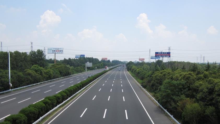 孔维静说 一年收费近6000亿,高速仍难逃巨亏,亏损原因到底在哪?