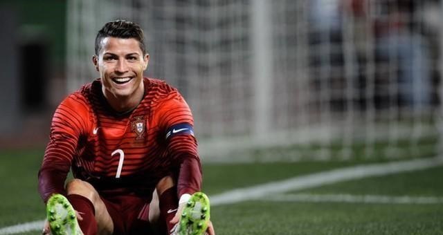 二胎妈妈笑笑|C罗也救不了!如果再让穆帅重回曼彻斯特,索尔斯克亚下课,如何?