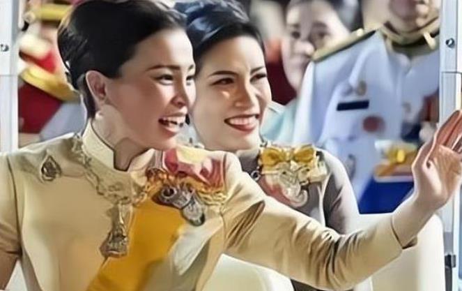 诗妮娜|泰王恩宠另有安排,苏提达新年亮相出尽风头,诗妮娜得到传承珠宝