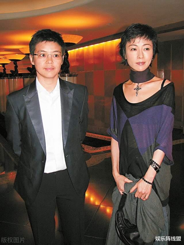 袁洁莹|袁洁莹的唏嘘情史，靠美貌征服了7个男人，尝遍爱情苦辣后皈依佛门