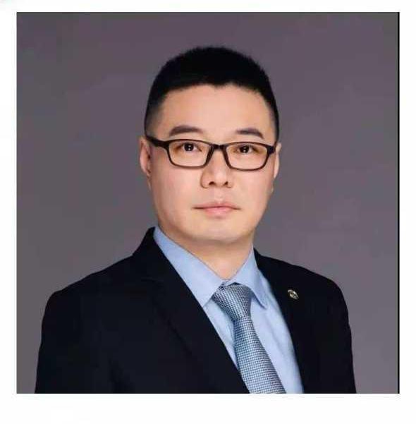 姚策|熊磊搬起石头砸自己的脚？房产争夺战持续进行，引发网友热议