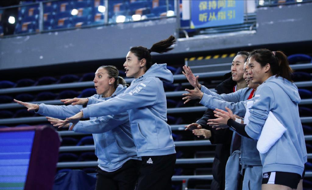 天津女排|十三连胜!天津女排3-0头名晋级半决赛,上海队留后手雪藏奥运MVP