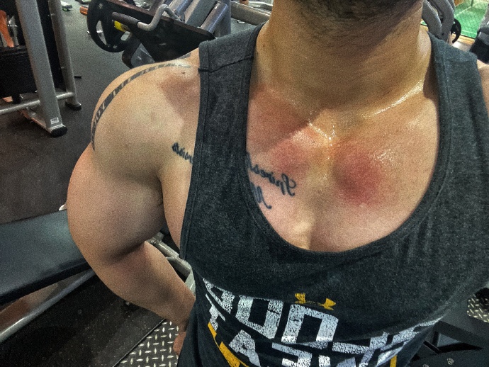 健身圈一哥|一身腱子肉，最爱凹造型，32岁宁波爷们浑身充满原始血性！