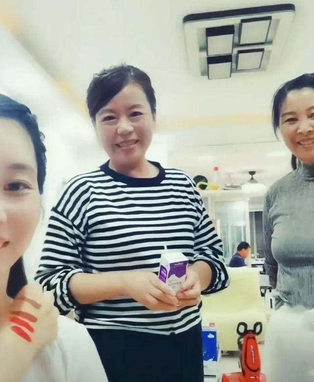 电影|许敏和杜新枝会参演错换人生电影吗？熊磊也带货，但支持田静的多