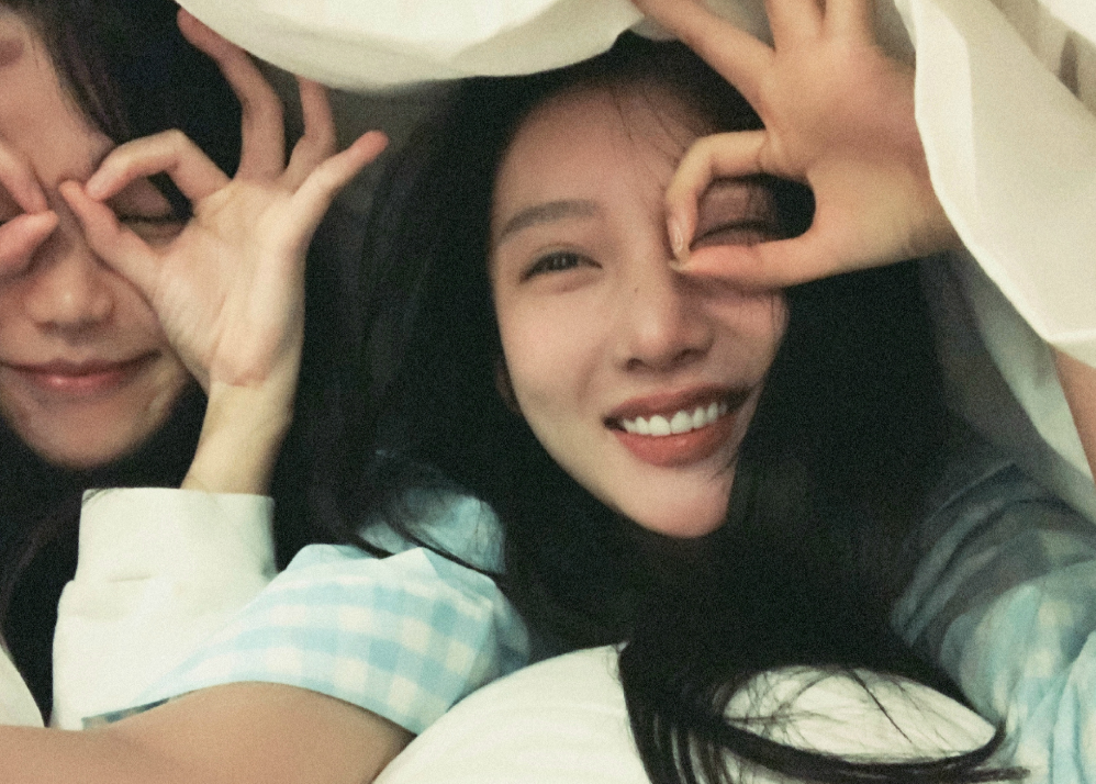 都美竹|都美竹再次变脸?被闺蜜吐槽模仿小怡同学,旧照对比太明显