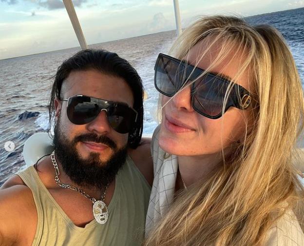 切爾西|夏洛特與安德雷德今日正式復(fù)合！2021年喜結(jié)良緣的五對(duì)WWE明星！