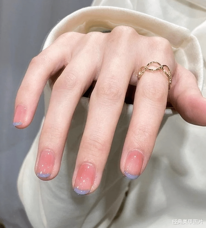美甲|2021春日显白美甲图鉴，该给你的指甲换新衣服啦！
