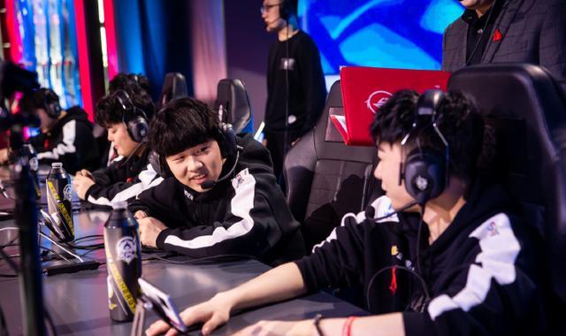 ag战队|AG超玩会重组思路初步确定:新人射手一诺转打野,初晨或失去首发