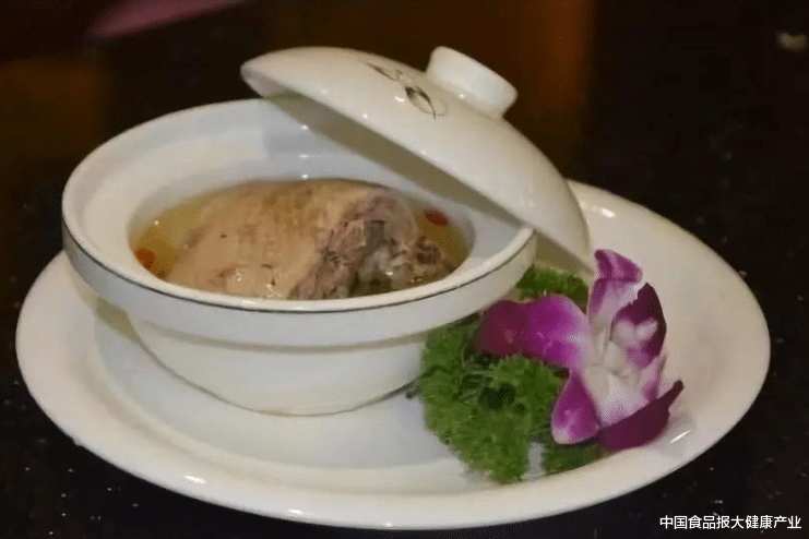 中国食品报大健康产业 江苏省丹阳市延陵镇的特产：延陵鸭饺