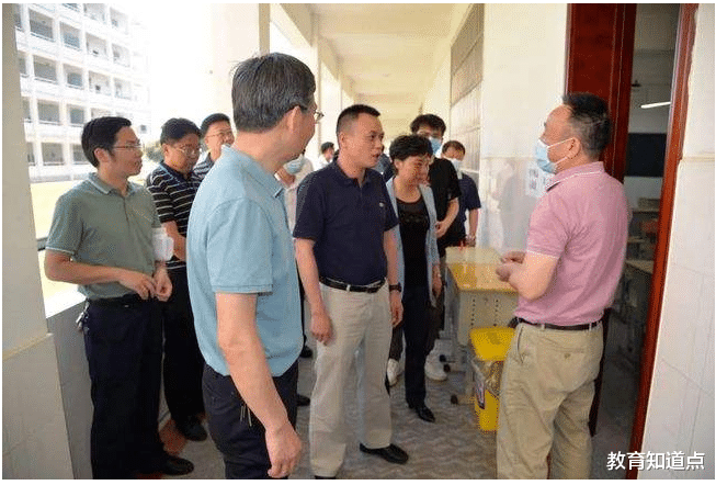 教育局|一线教师，选择到教育局办公室还是教研室？教师：毫不犹豫选后者