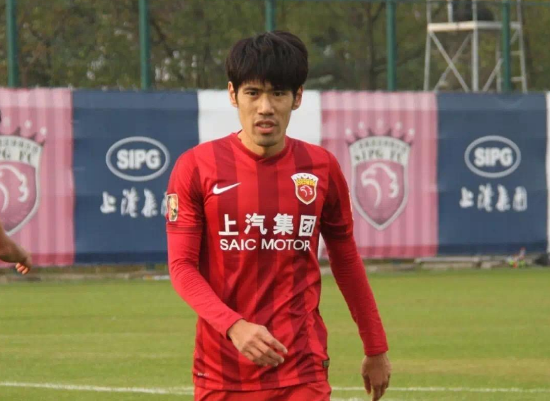 呂文君|上海上港被呂文君坑了，球迷已經(jīng)有點蒙圈，這辯論難分勝負