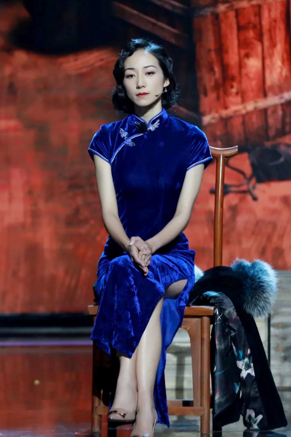 闲鱼有话说 女明星穿“旗袍”哪家强？杨幂俏皮张雨绮端庄，韩雪美出了新高度