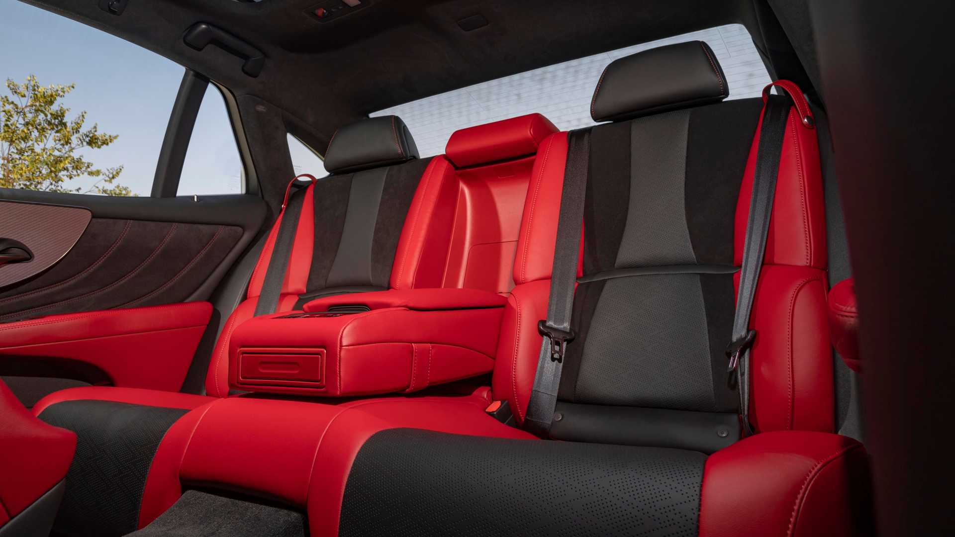 比寶馬7系和奔馳S級低調，美版2021款雷克薩斯LS500h售價約60萬元-圖6