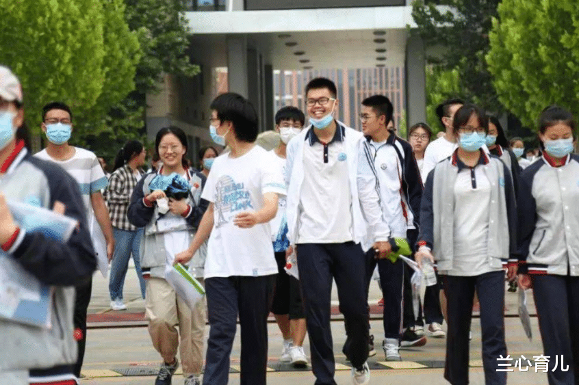 兰心育儿|估分710遭群嘲的父亲，公布儿子高考分数，网友被狠狠打脸