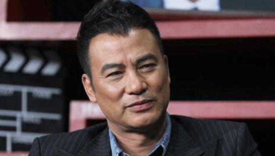 赵丽颖|任达华看一集《谁是凶手》, 就立马给赵丽颖发微信, 原因引全场大笑