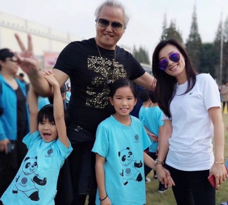 张庭|张庭如何坐拥百亿资产?你以为的清纯玉女,其实有着十足的野心!