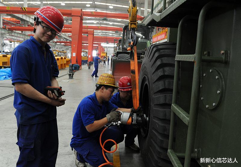 穿衣搭配|职业院校中“蓝领”不受青睐,追新兴职业成潮流