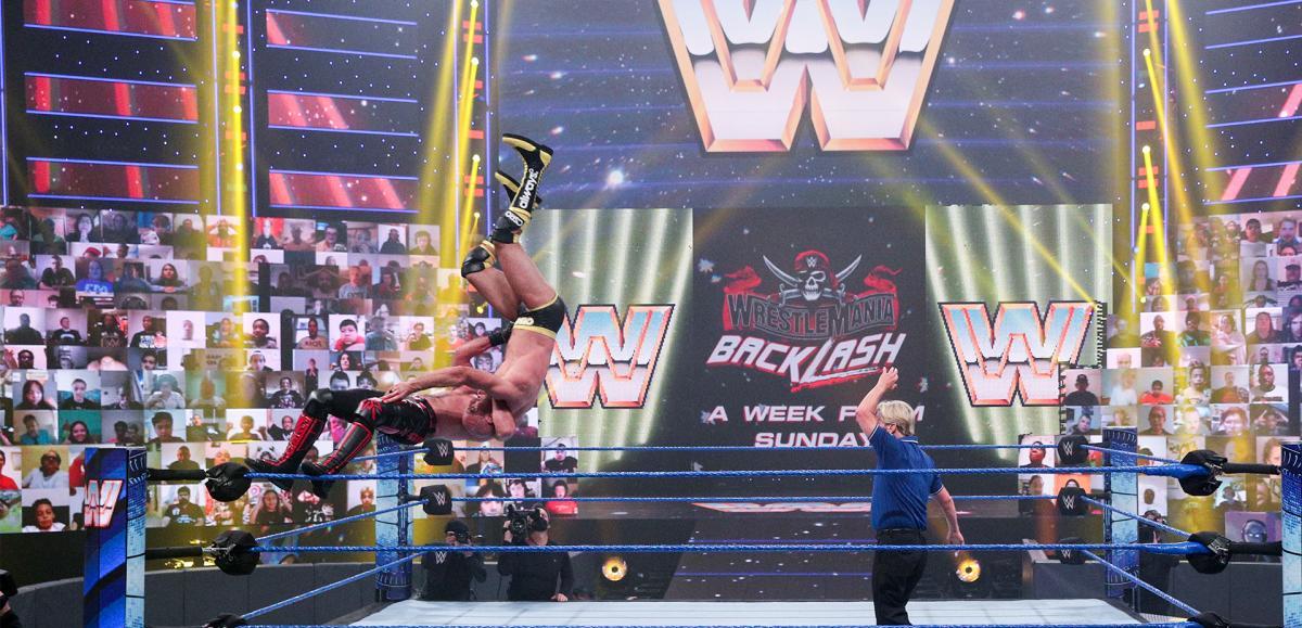 萨摩耶犬|WWE五国哥强势剑指环球冠军，萨摩亚部落惨遭团灭！