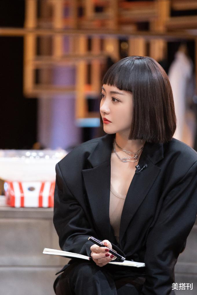 发型|杨蓉《明侦》最新造型，黑西装配齐刘海酷帅霸气，39岁又攻又欲
