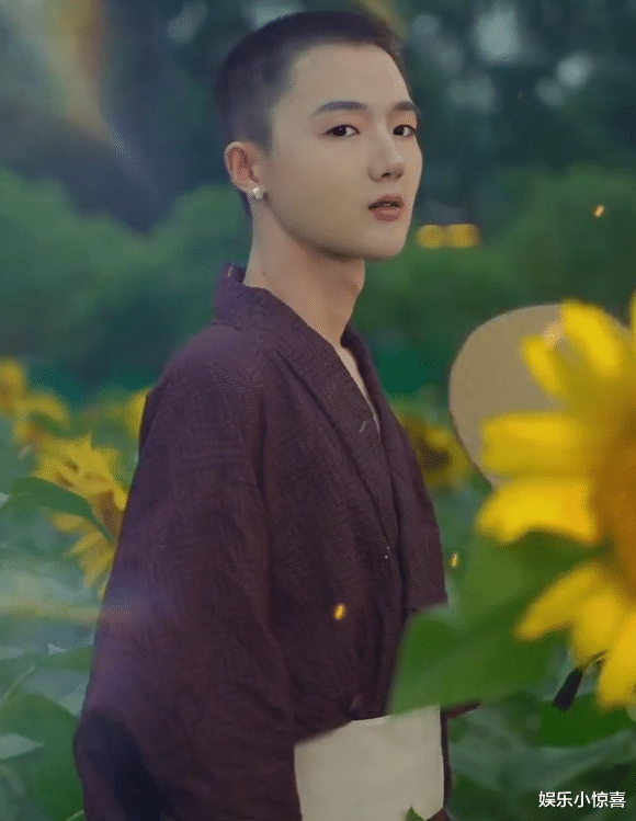 |“吃个桃桃”风小逸被封后，出家照被扒，油头粉面没有和尚样