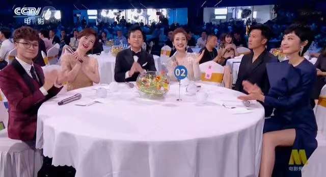 张小斐|大湾区中秋晚会:三小只不见互动,谢霆锋被吐槽,他们两个成意外