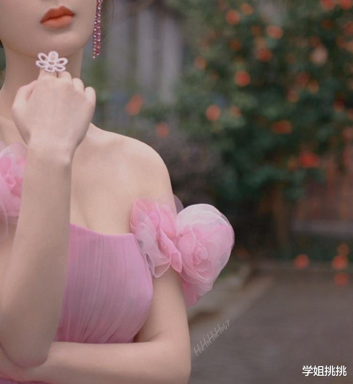 吴孟达|杨紫，快给你的脖子上保险吧