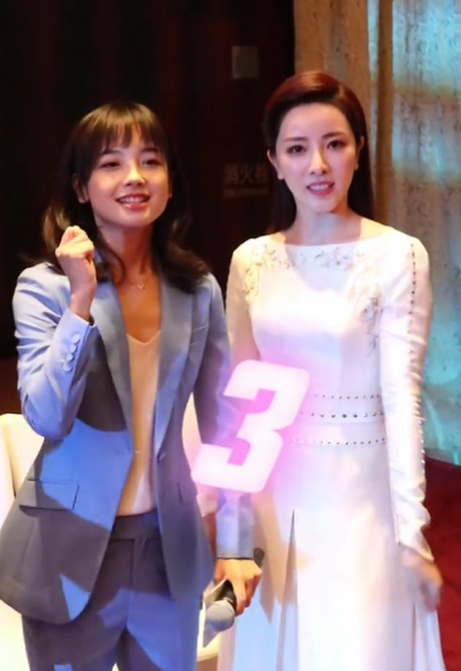 时尚风行派|王冰冰成央视颜值担当!同框李思思赢太多,龙洋穿红西装神似董卿