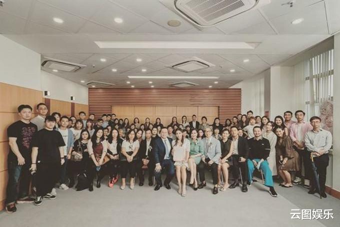 雪儿|双喜临门！文雪儿小女儿低调登记结婚，大女儿晒婚纱照宣布嫁人