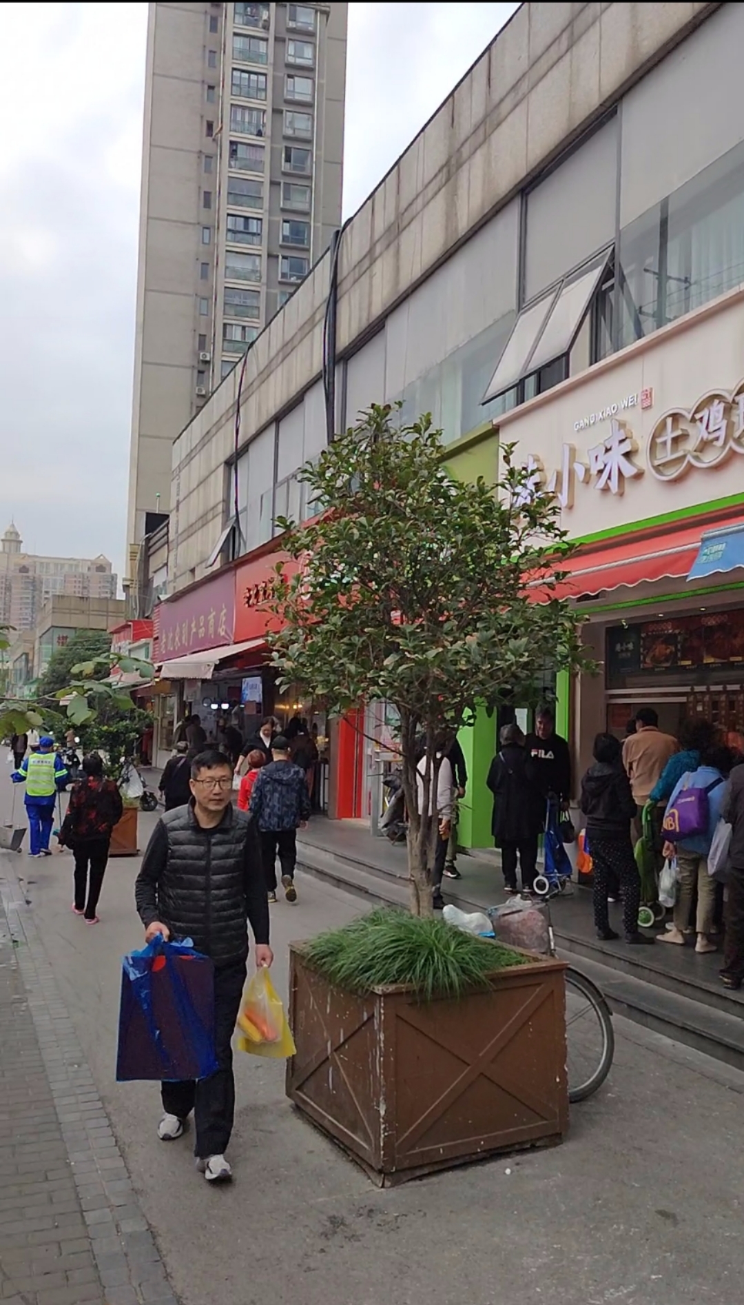 上海市|苏州河畔新昌路，158平米法拍房低于市场价550万，未必能出手。