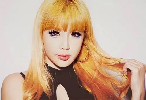 朴春|她曾比Lisa还火爆，却因服用“禁药”被抵制，如今宛如“充气人”