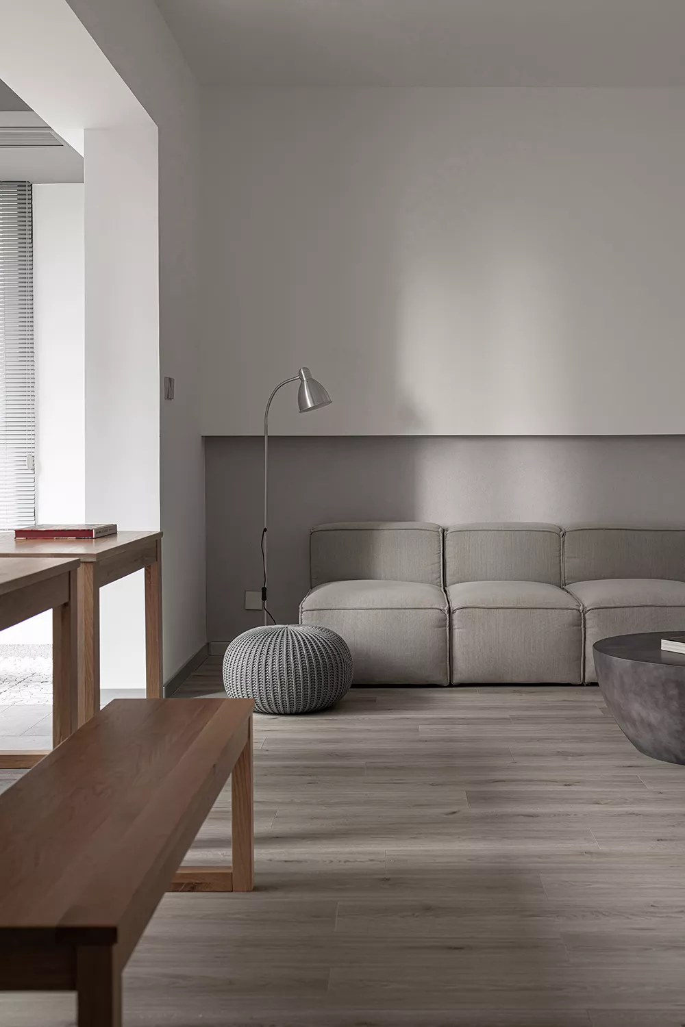 98㎡极简风的家,全屋高级灰+原木风,格调十足!