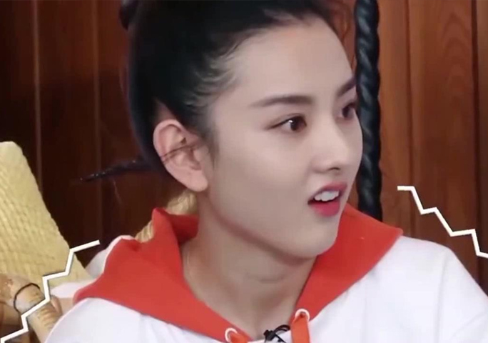 肖战|郭麒麟恋情实锤？蒋依依现身德云社封箱现场，还顺便见了家长