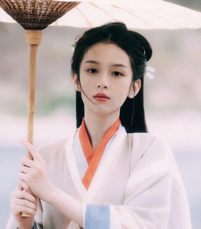 侯明昊|侯明昊再出新剧，古装白衣造型“惊为天人”，网友直呼：太绝了