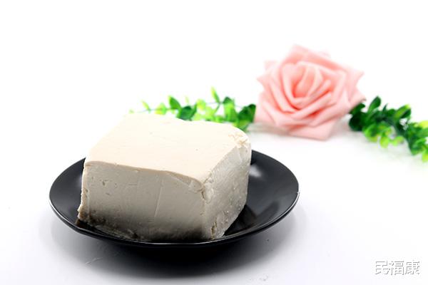 补钙|45岁后，女性骨密度流失加快怎么办？补钙养骨，不仅要多喝牛奶