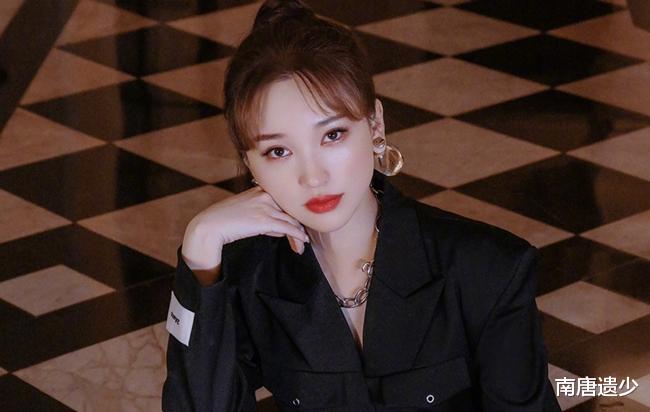 乘风破浪的姐姐|《浪姐》第一季已播完一年，有人赚得盆满钵满，有人继续在家抠脚