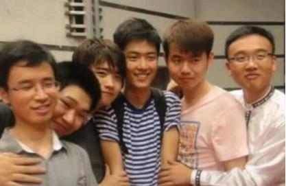 肖战|被龙丹妮雪藏，遭受全网诋毁，肖战的人气为何那么高？