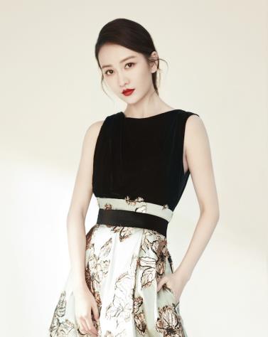 王鸥|“人间水蜜桃”卸妆变大妈，当红女艺人化妆堪比“整容”，厉害！