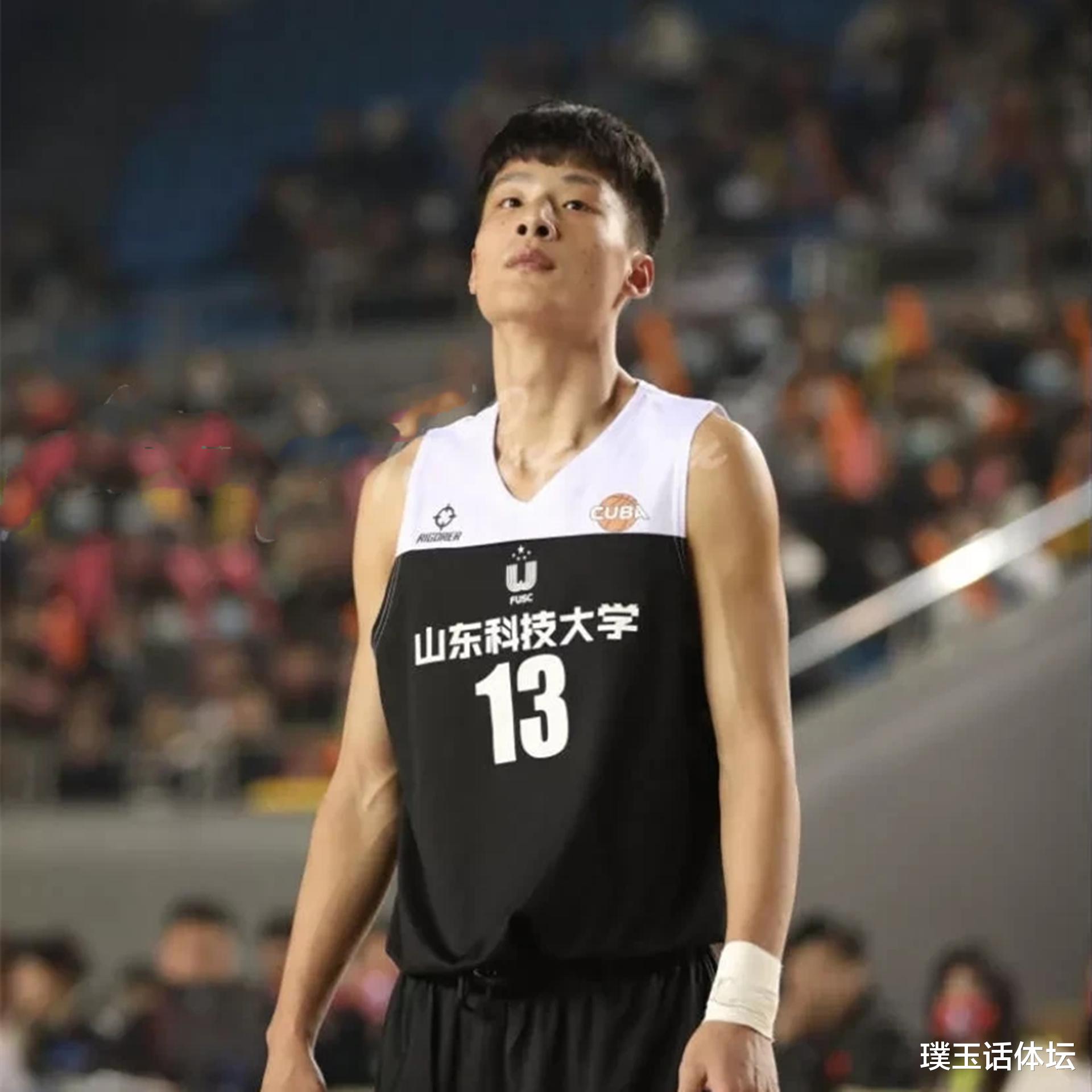 山東男籃|50分9板7搶?zhuān)∩綎|男籃未來(lái)之星浮出水面，或是丁彥雨航接班人