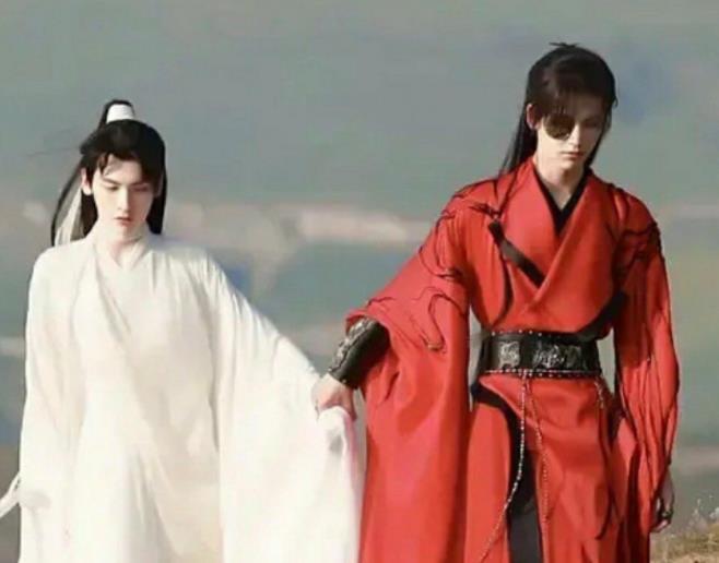 花匠小美|《安乐传》导演审美高，主角俊男美女，不料男二洛铭西好帅气